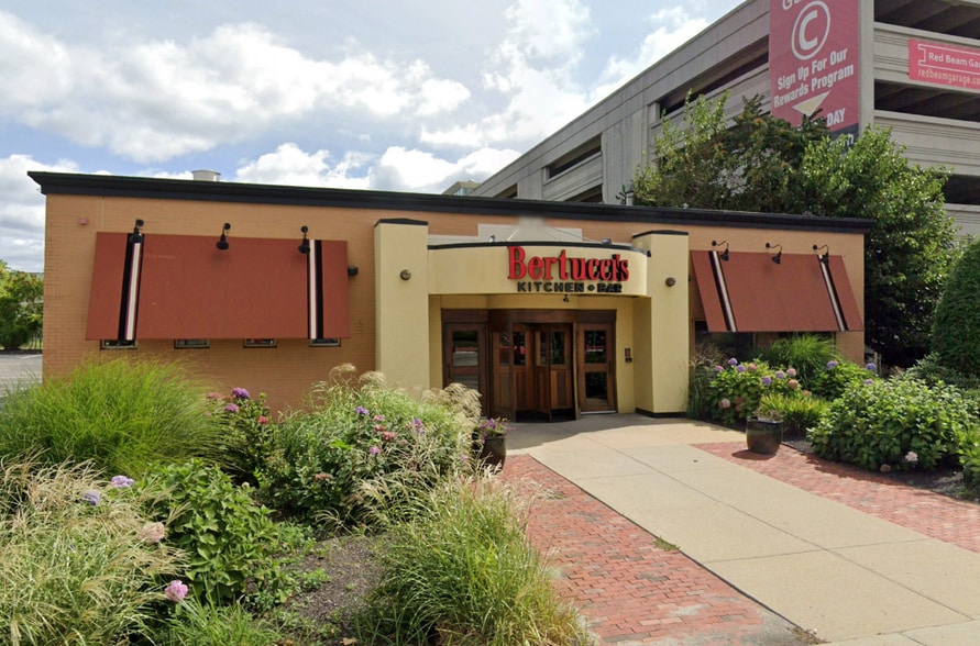 More Photos Of 1946 Post Rd, Warwick Restaurant For Lease