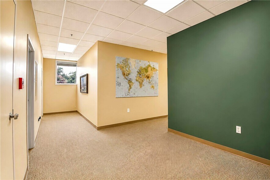 More Photos Of 1510 Blue Ridge Blvd, Seneca Storefront Retail Office For Sale