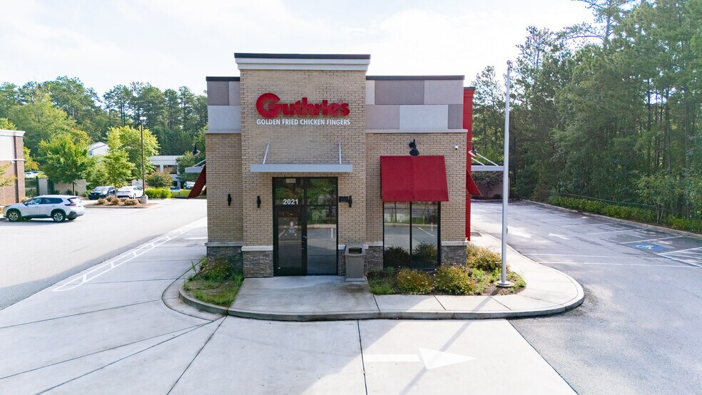 More Photos Of 2021 Commerce Dr N, Peachtree City General Retail For Sale