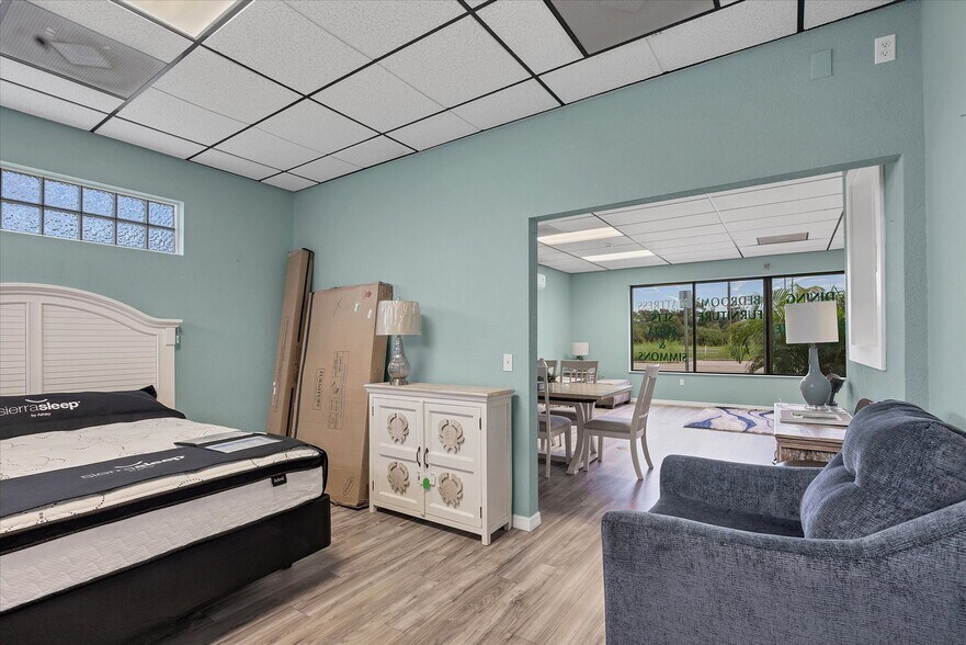 More Photos Of 3279 S Access Rd, Englewood Freestanding For Sale