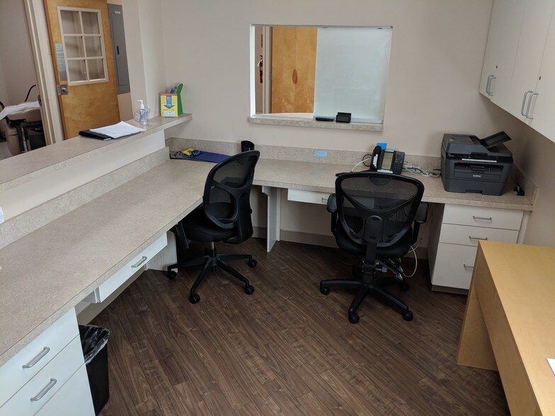 More Photos Of 2229 N Commerce Pky, Weston Medical For Lease