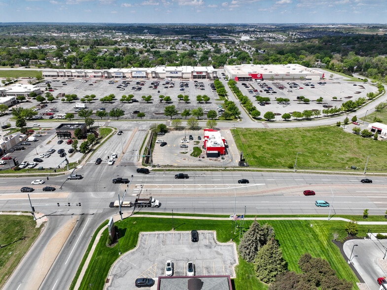 More Photos Of 6512 N 72nd St, Omaha Fast Food For Sale