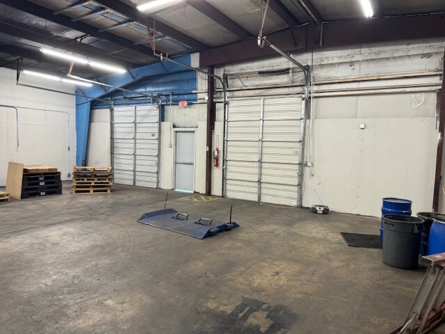 More Photos Of 3400 Silas Ave, Charlotte Warehouse For Lease