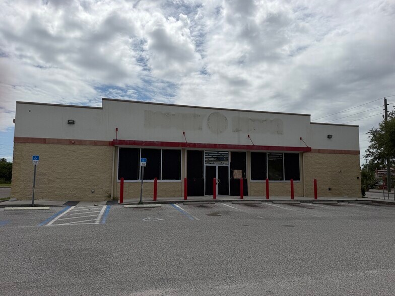 More Photos Of 2128 N Washington Blvd, Sarasota Freestanding For Lease