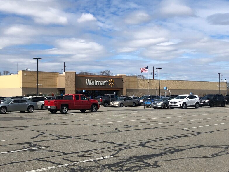 More Photos Of 1-42 Fairhaven Commons Way, Fairhaven Unknown For Lease