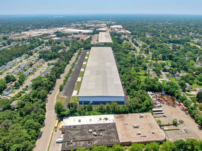 More Photos Of 145 Candlewood Rd, Bay Shore Warehouse For Lease