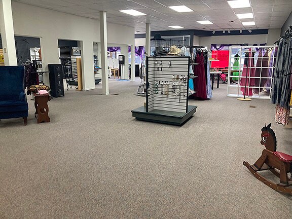 More Photos Of 220 E Main St, Belmond General Retail For Sale