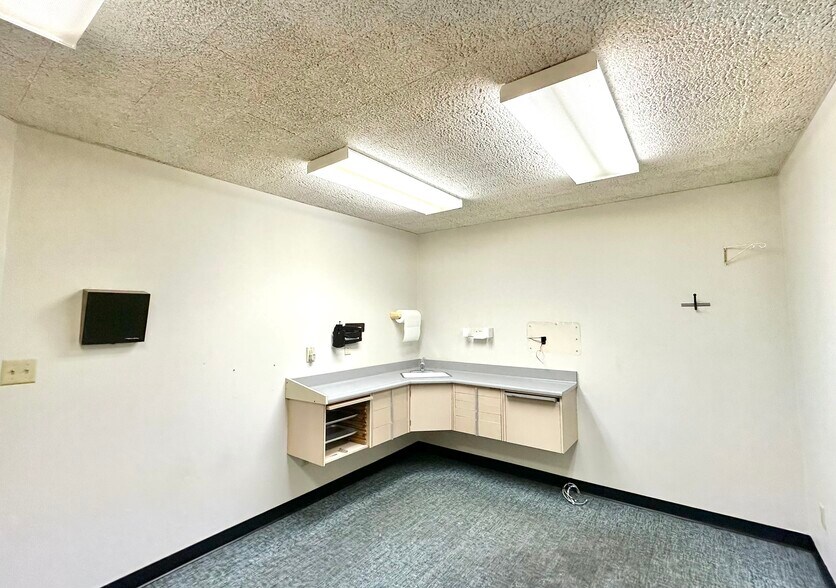 More Photos Of 1275 Joliet St, Dyer General Retail For Sale