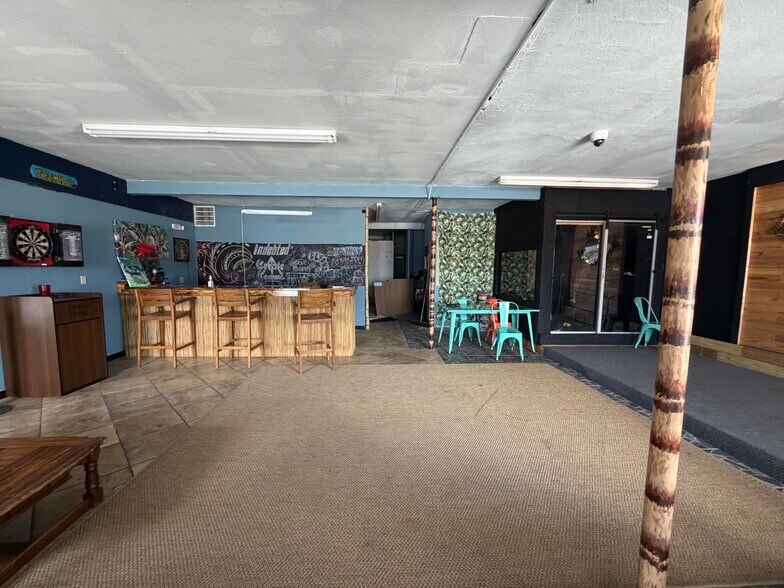 More Photos Of 11600 Seminole Blvd, Largo Unknown For Lease