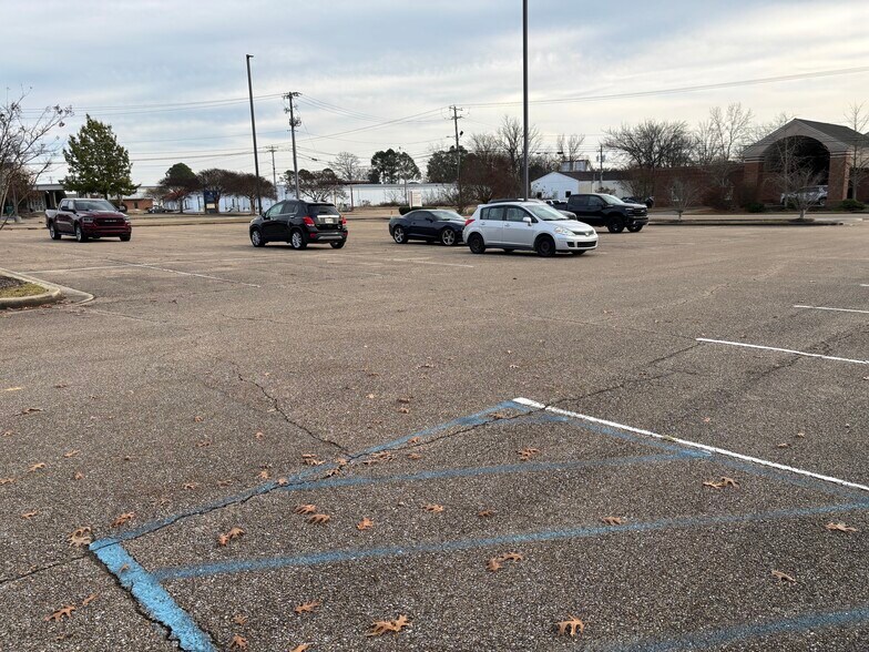 More Photos Of 670 Crossover Rd, Tupelo Medical For Lease