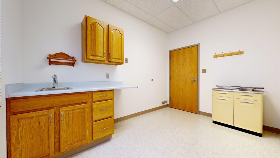 More Photos Of 458 Glessner Ave, Mansfield Medical For Sale