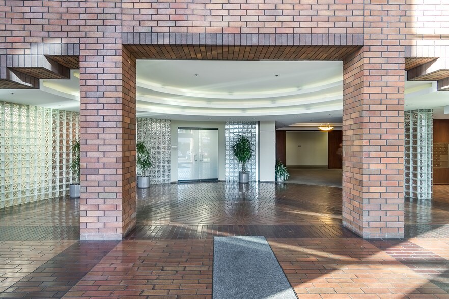 More Photos Of 17100 Pioneer Blvd, Artesia Office For Lease