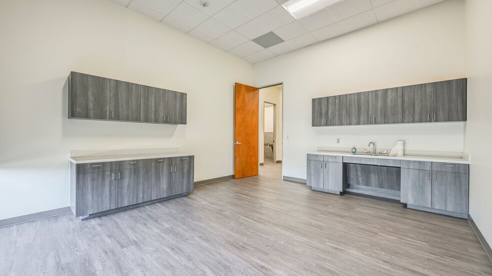 More Photos Of 2000 Lakeside Pky, Flower Mound Distribution For Lease