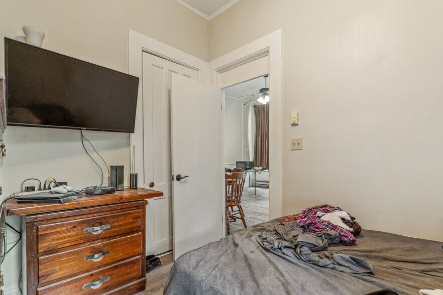 More Photos Of 462-470 2nd Ave, Troy Storefront Retail Residential For Sale