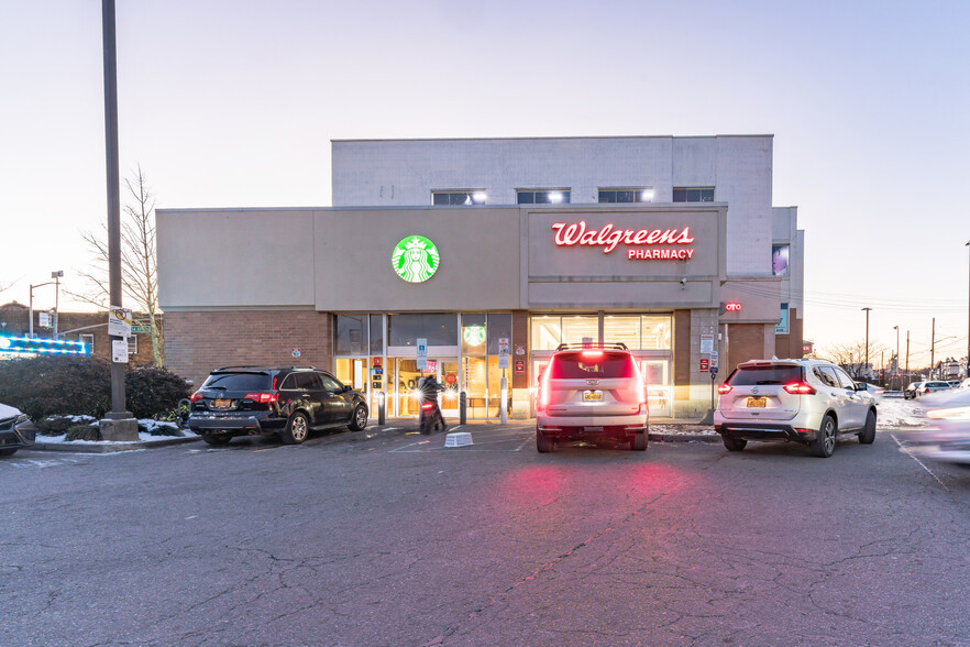 Primary Photo Of 13259 Metropolitan Ave, Richmond Hill General Retail For Lease