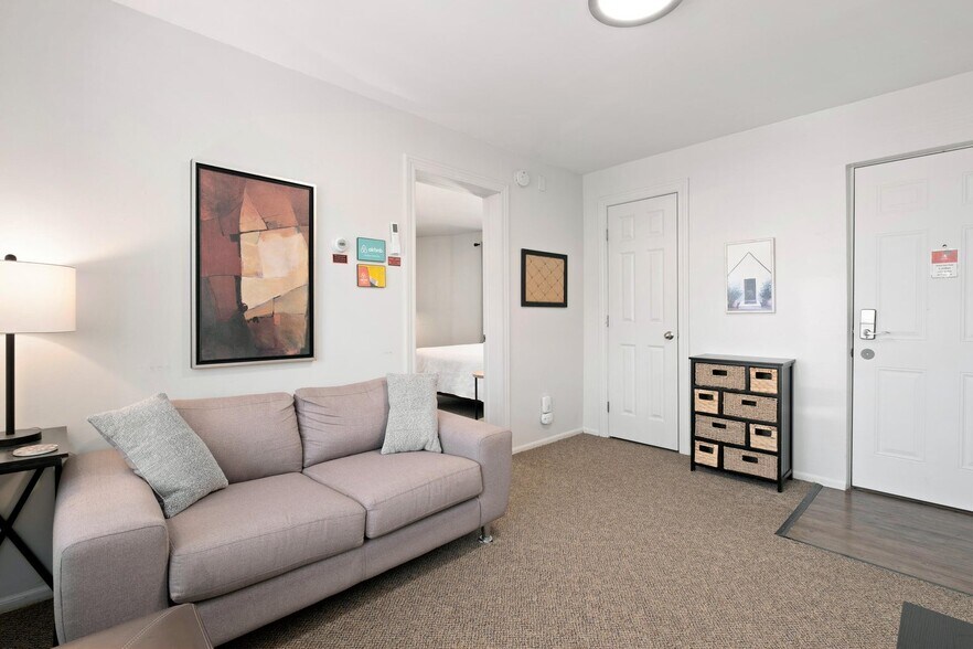 More Photos Of 22 Crescent St, Grand Rapids Apartments For Sale