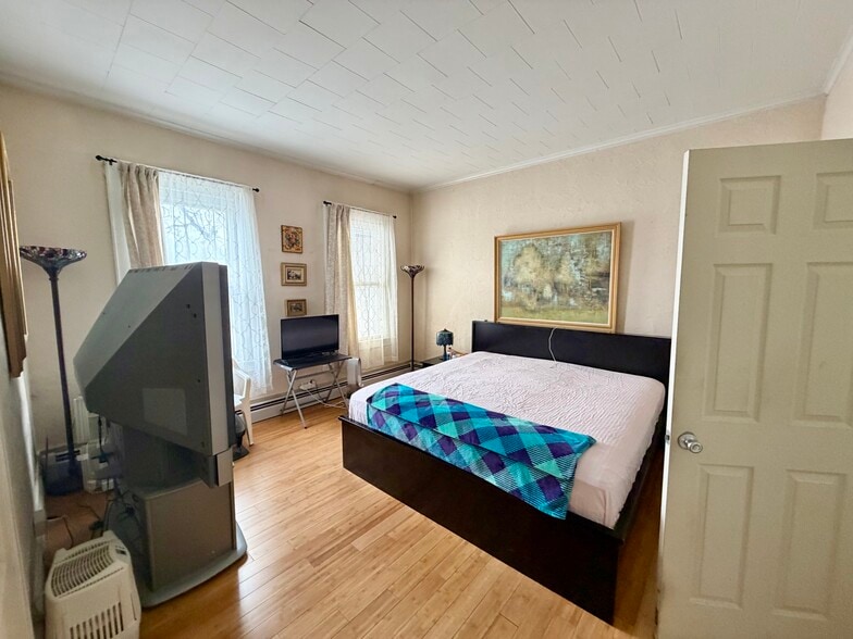 More Photos Of 522 Bloomfield Ave, Verona Storefront Retail Residential For Sale