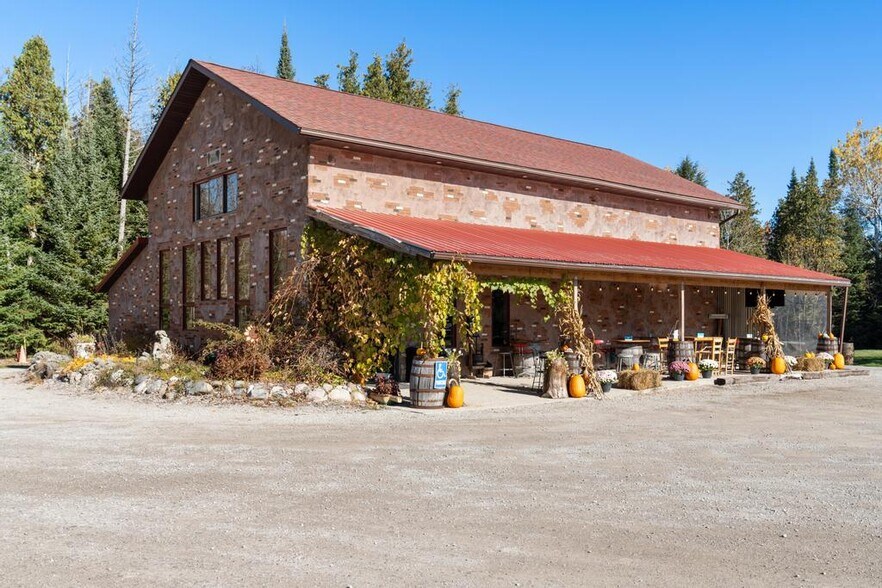 More Photos Of 9090 M-68, Alanson Storefront For Sale