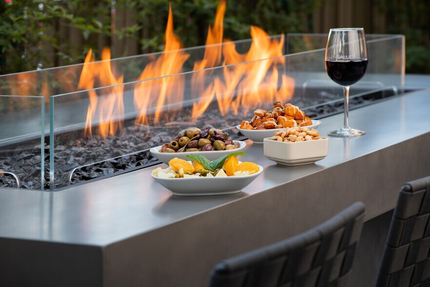 More Photos Of 550 E Colorado Blvd, Pasadena Hotel For Lease