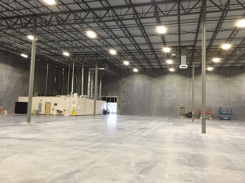 More Photos Of 9004 Sightline Dr, Ladson Warehouse For Lease