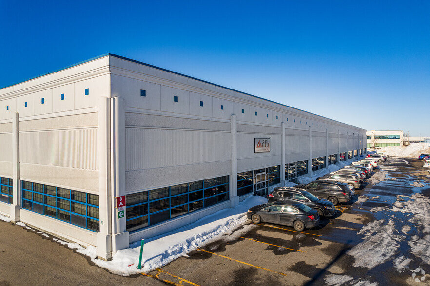 Primary Photo Of 100-190 Av Voyageur, Pointe-claire Warehouse For Lease