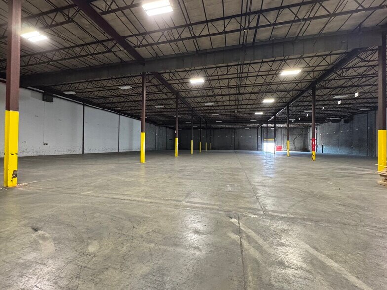 More Photos Of 230 Truxmore Ct, Inwood Industrial For Lease