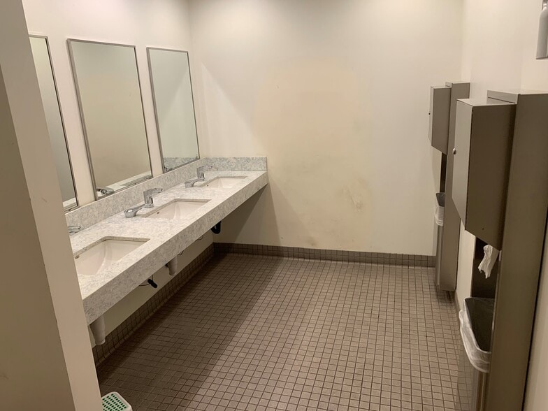 More Photos Of 9888 Carroll Centre Rd, San Diego Office For Sale