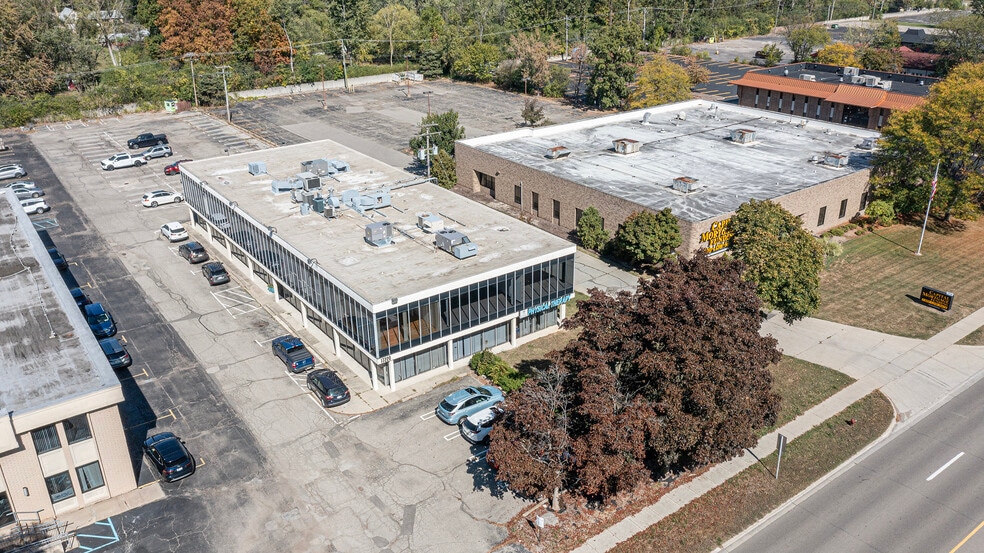 More Photos Of 17220 W 12 Mile Rd, Southfield Office For Sale