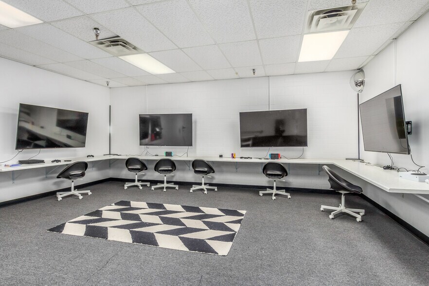 More Photos Of 655 E University Dr, Mesa Schools For Sale