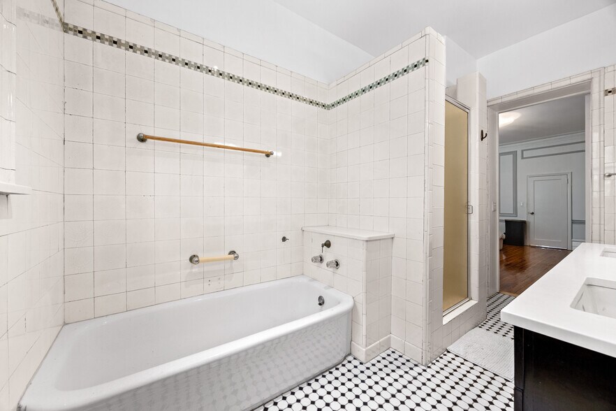More Photos Of 311 W 78th St, New York Apartments For Sale