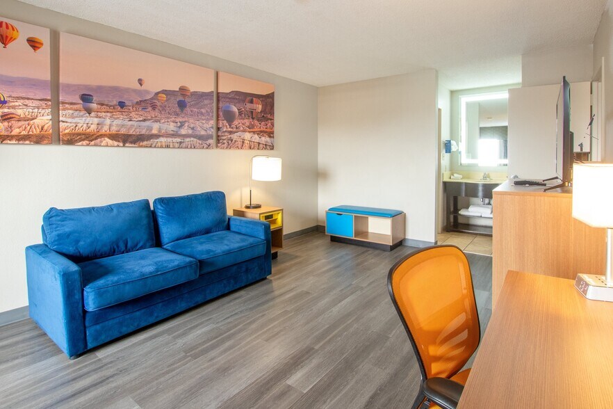 More Photos Of 5101 Ellison St NE, Albuquerque Hotel For Sale