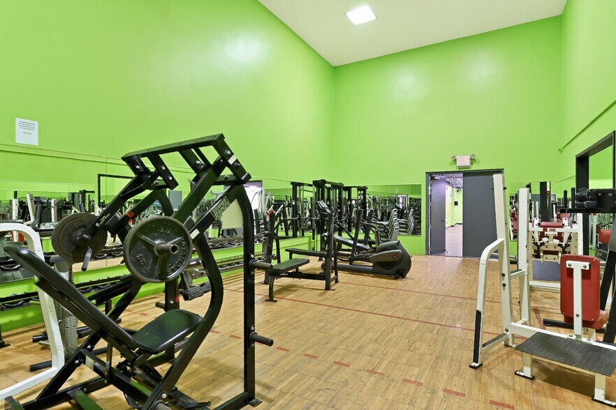 More Photos Of 1550 E Dundee Rd, Palatine Hotel For Sale