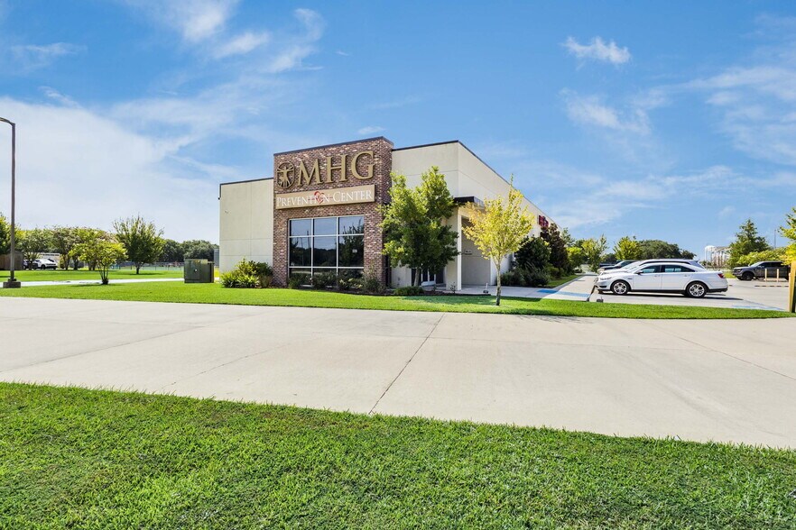 More Photos Of 307 Alcide Dominique Dr, Lafayette Office For Sale