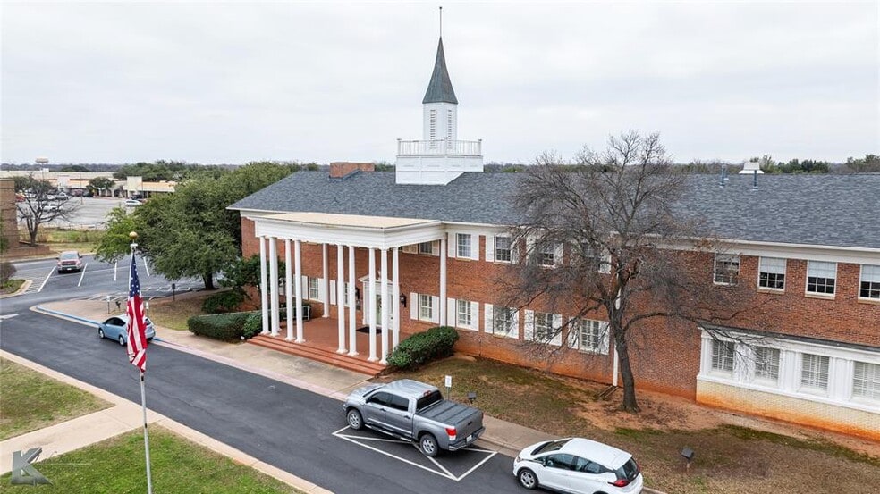 More Photos Of 3425 S 14th St, Abilene Lodge Meeting Hall For Sale