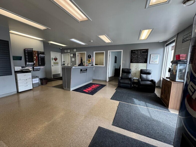 More Photos Of 301 Slater Rd NW, Cranbrook Industrial For Sale