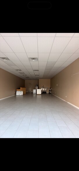 More Photos Of 804 Gladstell Rd, Conroe Freestanding For Lease