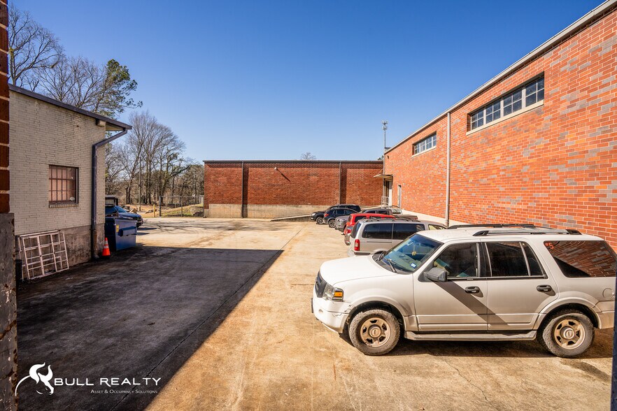 More Photos Of 979 Donnelly Ave SW, Atlanta Warehouse For Sale