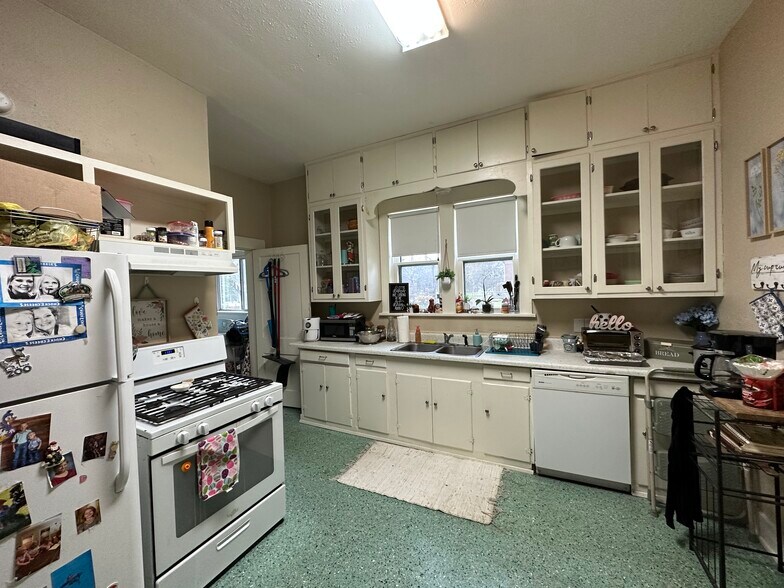 More Photos Of 915 E 5th St, Texarkana Apartments For Sale