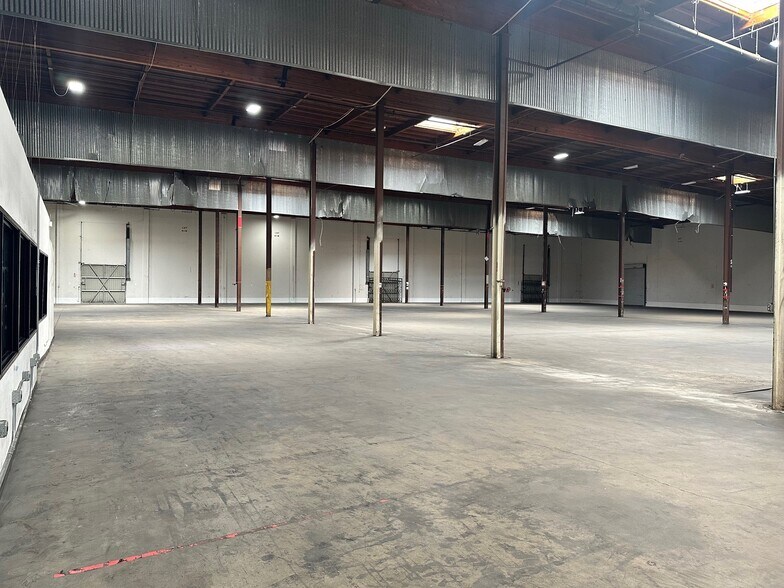 More Photos Of 4270-4310 S Maywood Ave, Vernon Warehouse For Lease