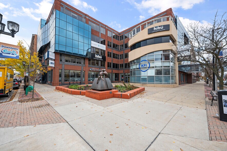 More Photos Of 221 3rd Ave SE, Cedar Rapids Unknown For Lease