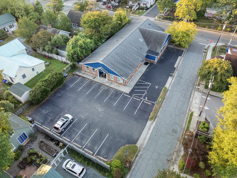 More Photos Of 200 W Weaver St, Carrboro Office For Sale
