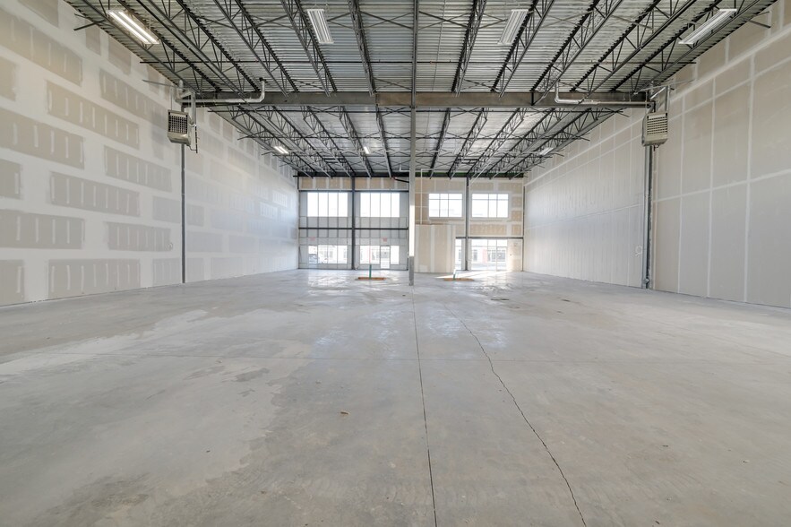 More Photos Of 13903-13983 156th St NW, Edmonton Light Distribution For Lease