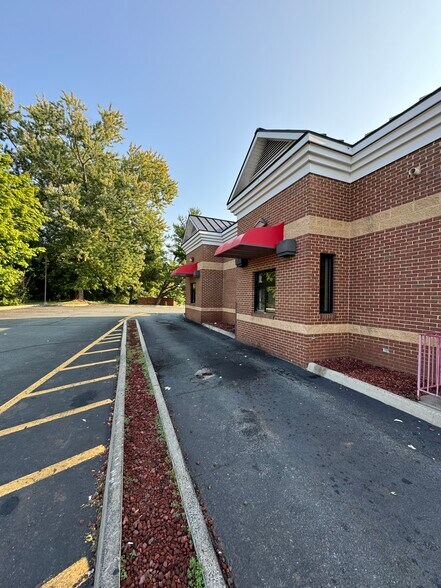 More Photos Of 1192 Richmond Rd, Charlottesville General Retail For Sale