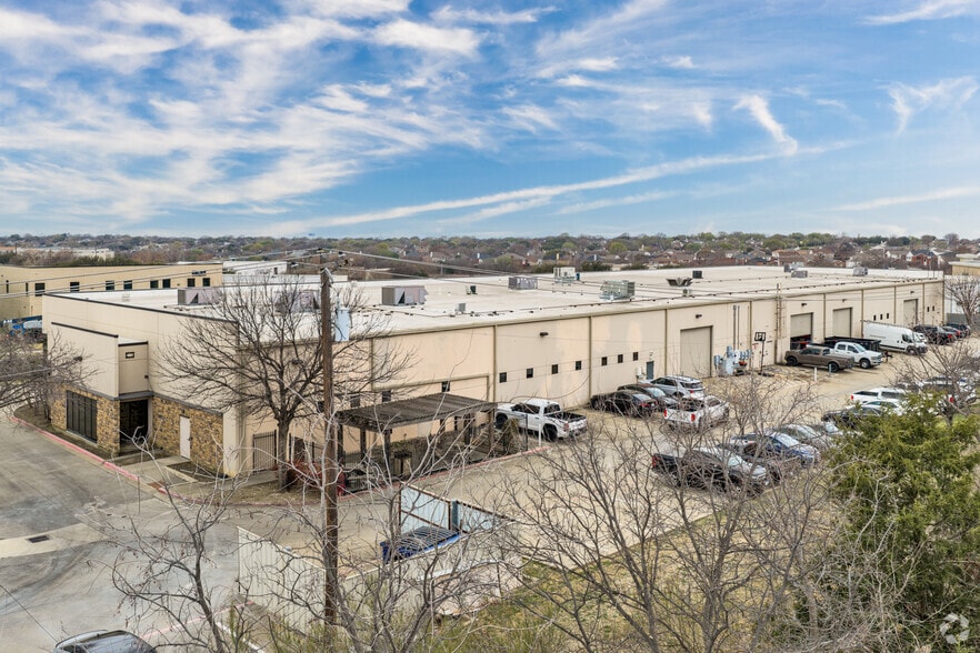 More Photos Of 4320 Marsh Ridge Rd, Carrollton Light Distribution For Sale