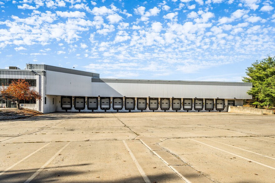 More Photos Of 201 Elizabeth St, Bordentown Warehouse For Lease