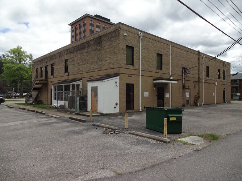 More Photos Of 4701 MacCorkle Ave SE, Charleston Medical For Sale