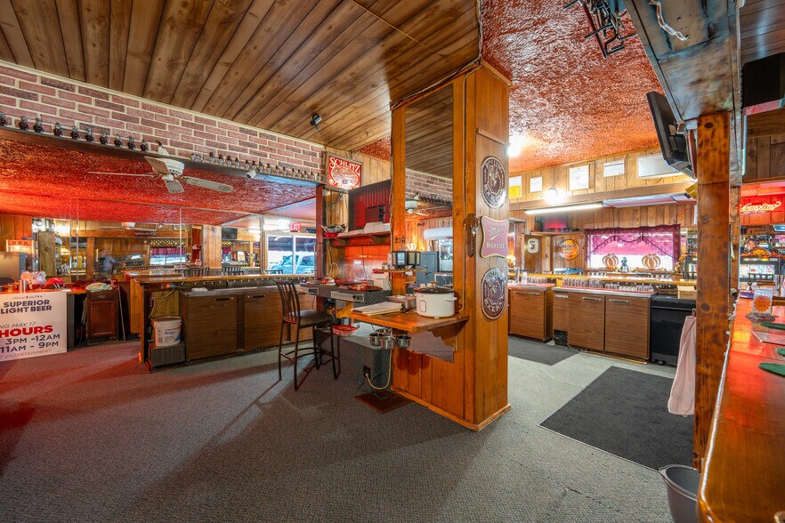More Photos Of 608 N Chestnut St, Derry Restaurant For Sale