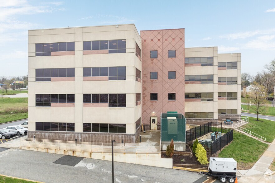 More Photos Of 700 W Lea Blvd, Wilmington Medical For Sale