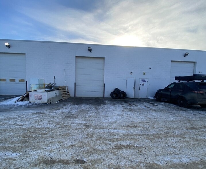 More Photos Of 11644-11652 145 St NW, Edmonton Light Distribution For Lease
