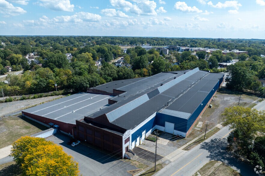 More Photos Of 1160 Paige Ave, Warren Industrial For Lease